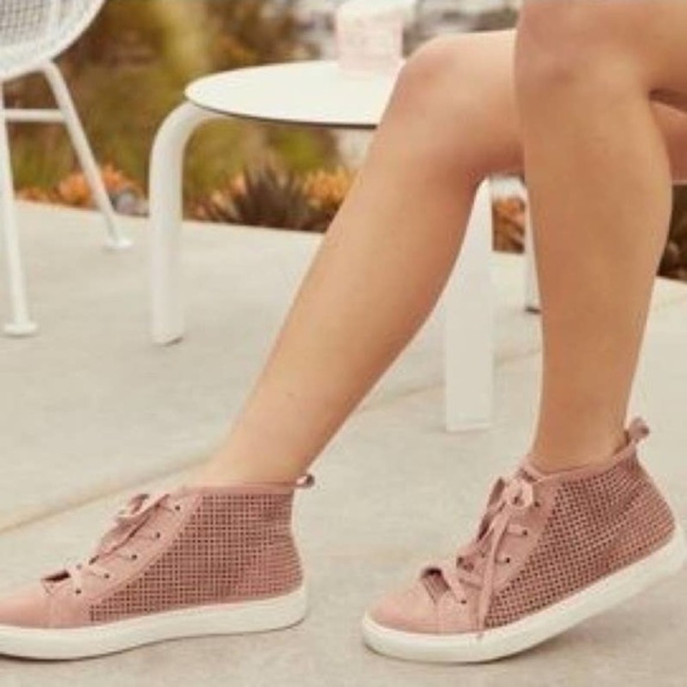 1. State Women's Dulcia Laser Cutout fashion lace up Sneakers Blush women sz 6